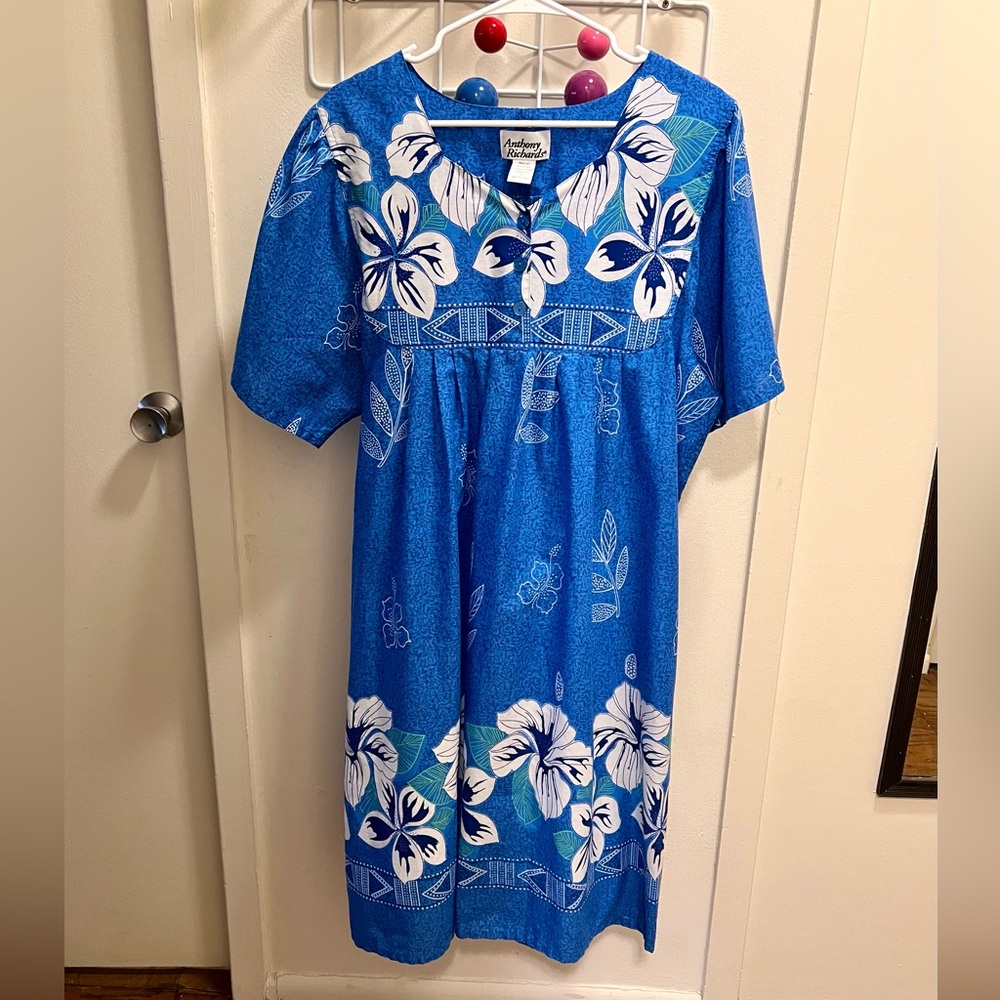 🌟HOST PICK!🌟 80s Vintage 💙 Anthony Richards Hawaiian Floral Print Mumu Dress